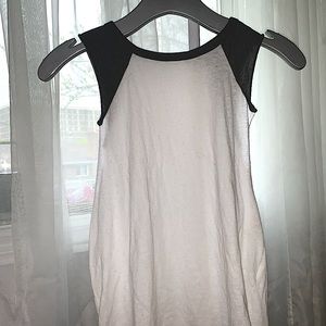 Women’s muscle tee